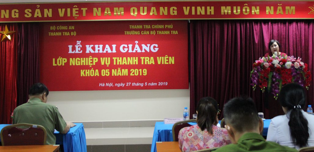 TS Trương Thị Kim Dung Phó Hiệu trưởng trg CBTT phát biểu khai giang khóa học