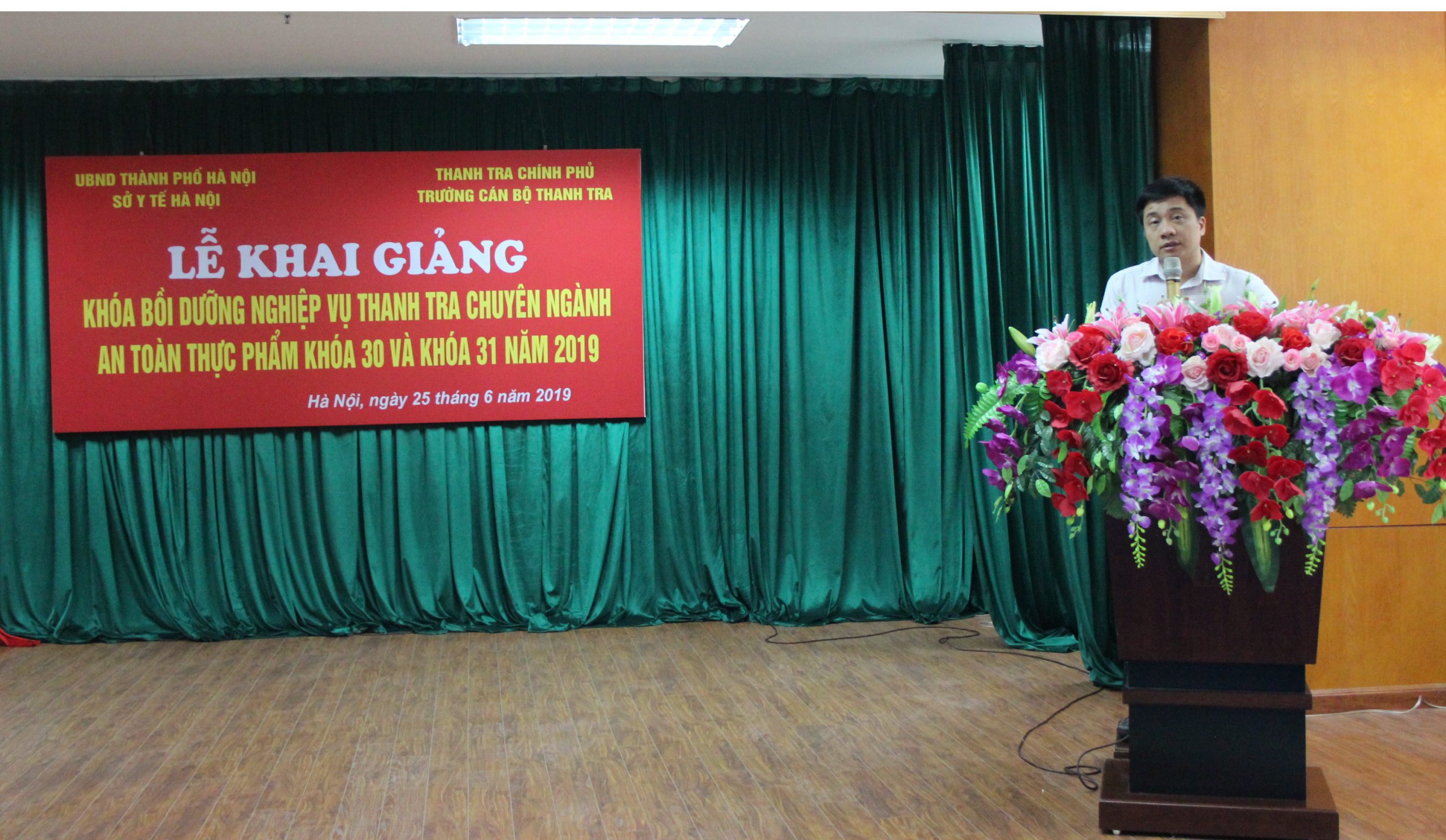 TS Trịnh Văn Toàn Phó Hiệu trưởng TCBTT phát biểu khai giảng khóa học skgflsekg