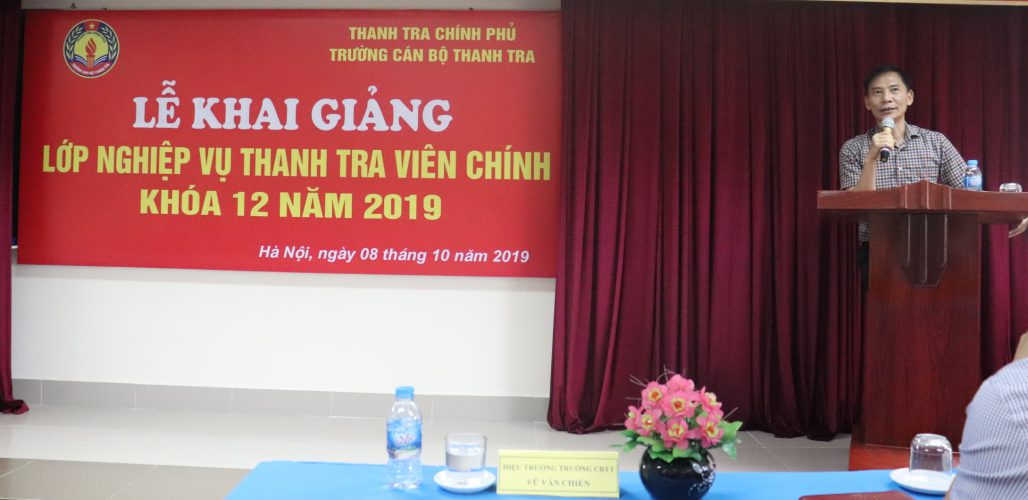 Ông Vũ Văn Chiến TTVCC HT Trg CBTT phát biểu khai giảng khóa học