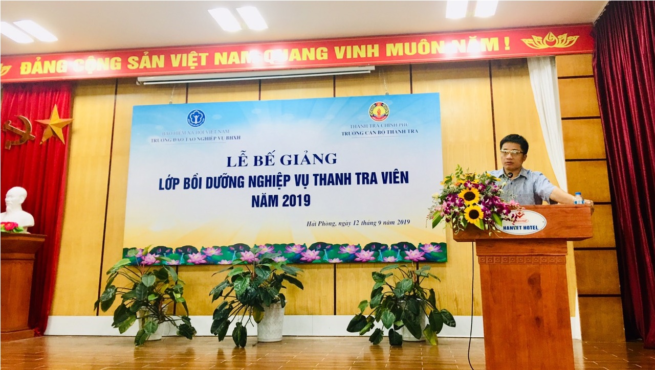 TS Trịnh Văn Toàn Phó Hiệu trưởng Nhà Trường phát biểu bế giảng khóa học