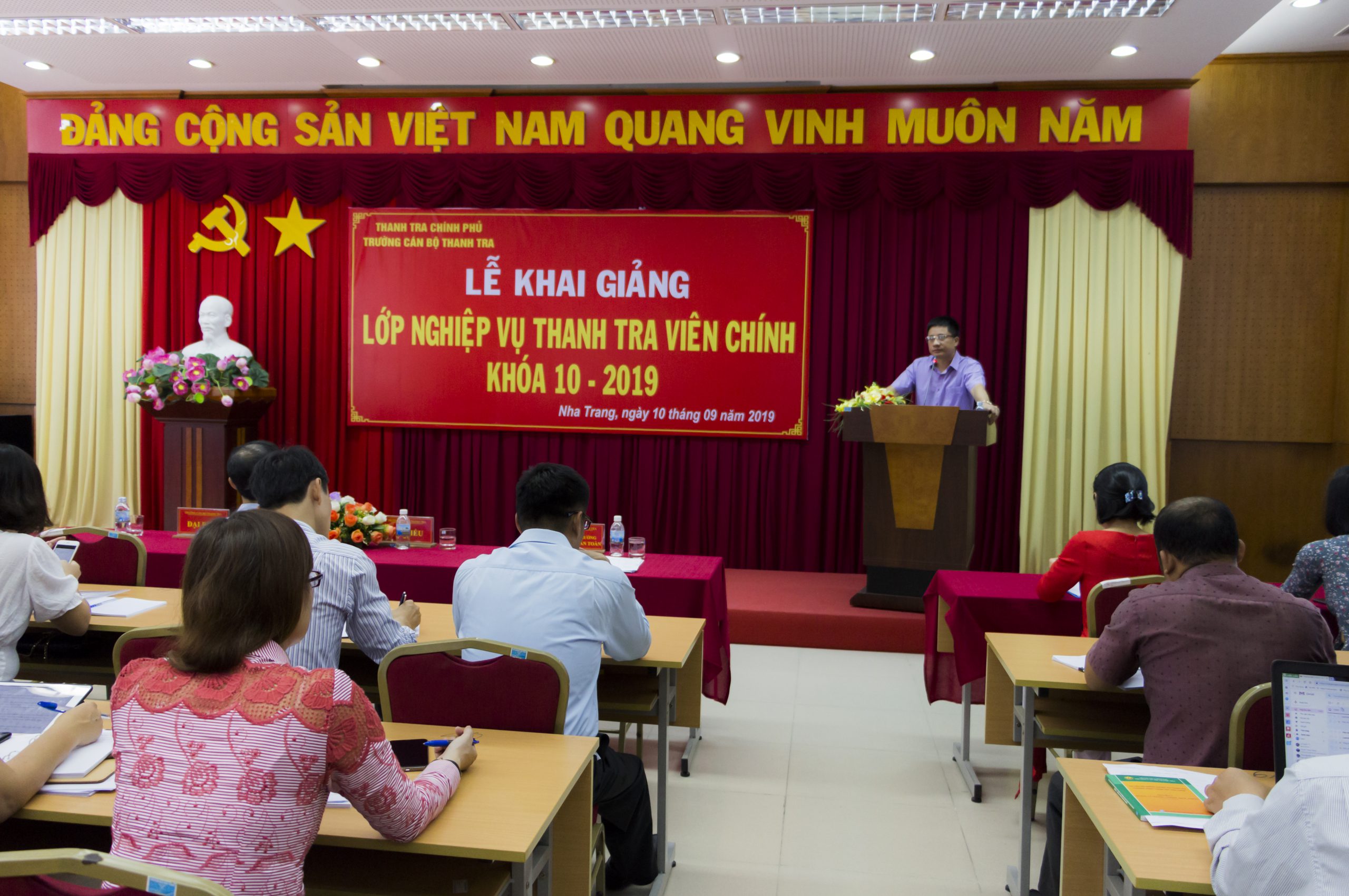 TS Trịnh Văn Toàn Phó Hiệu trưởng Nhà Trường phát biểu tại Lễ khai giảng