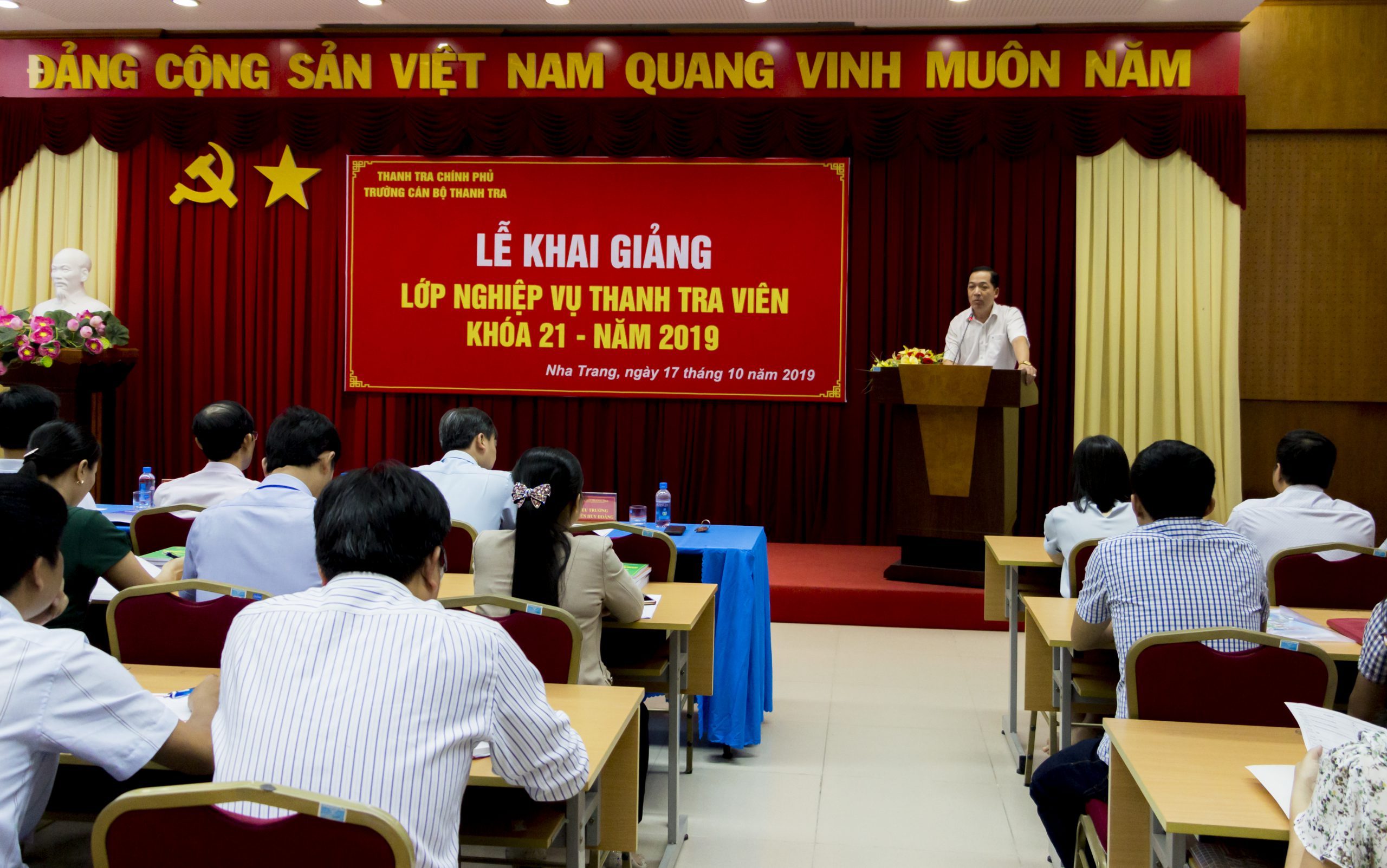 TS Nguyễn Huy Hoàng PHT Trg CBTT phát biểu khai giảng khóa học