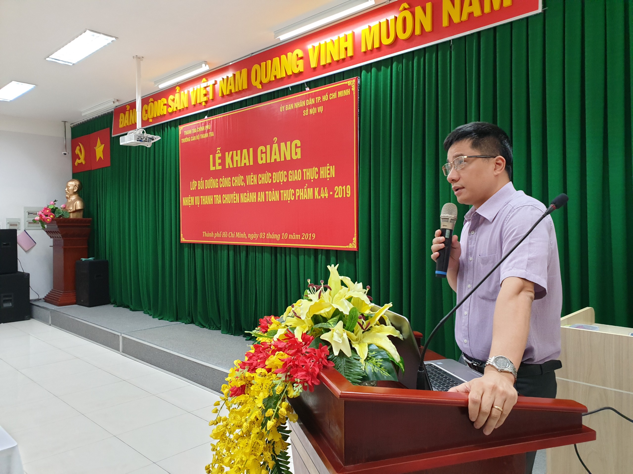 TS Trịnh Văn Toàn Phó Hiệu trg Nhà trường phát biểu khai giảng khóa học