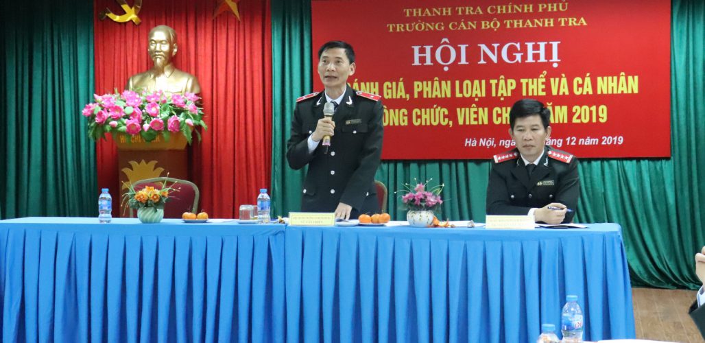 Ông Vũ Văn Chiến TTVCC Hiệu Trưởng Trg CBTT phát biểu tại Hội nghị