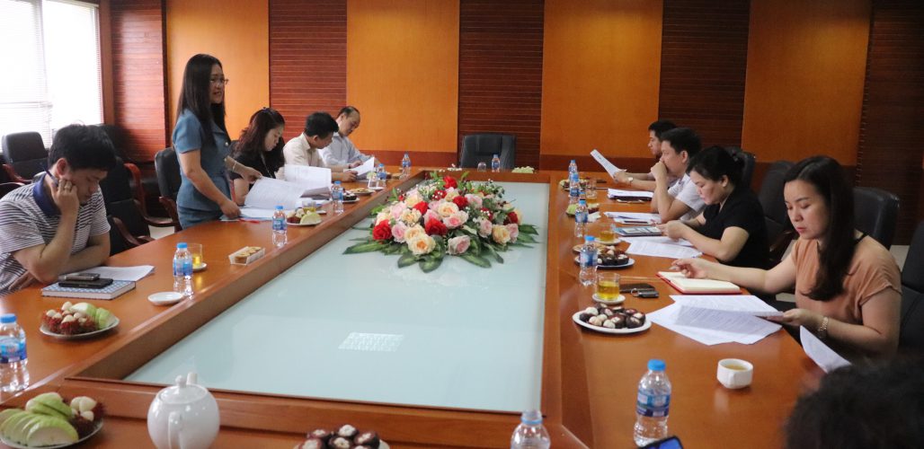 Chủ nhiệm đề tài báo cáo tại Hội thảo