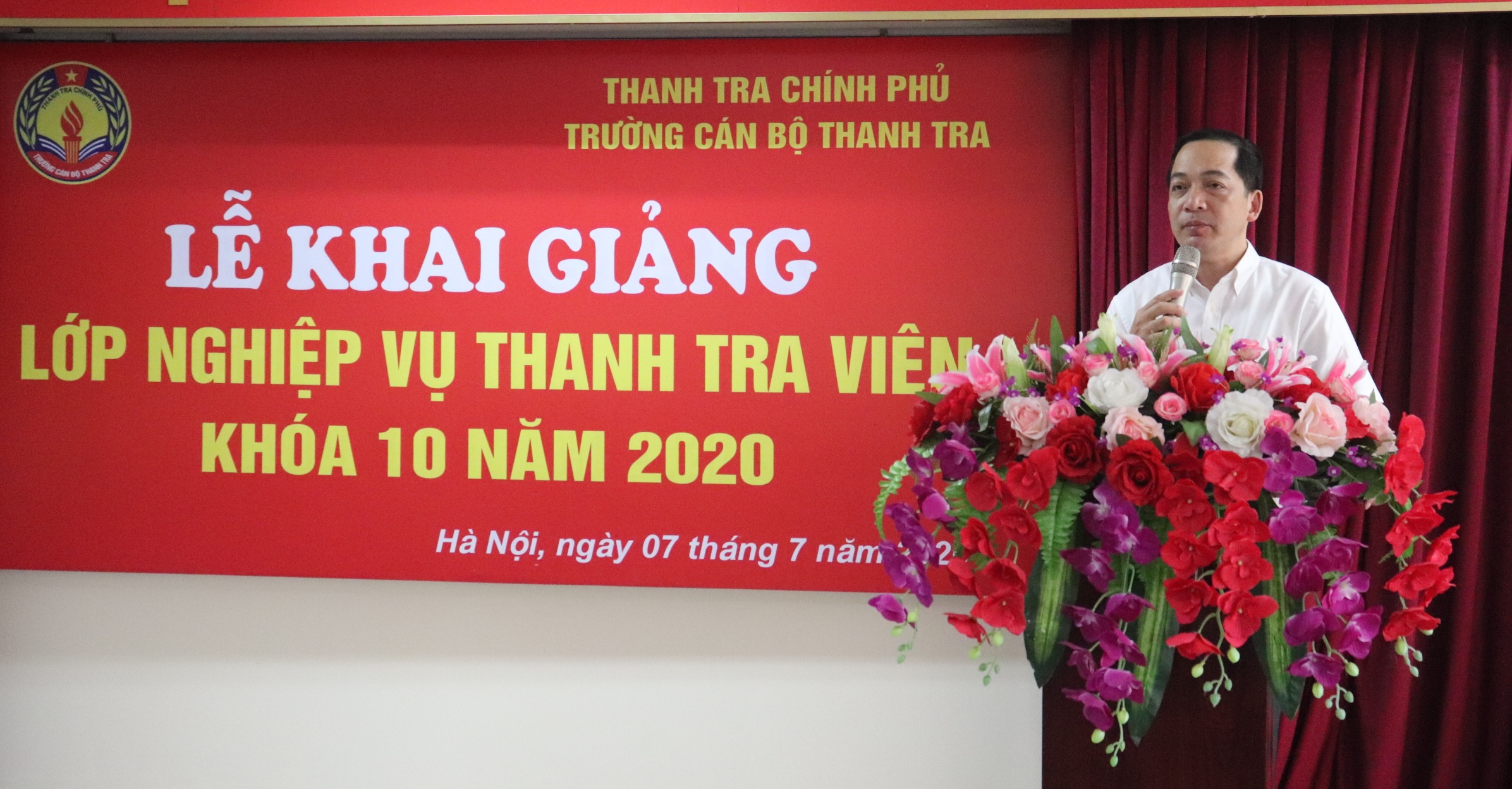 TS Nguyễn Huy Hoàng Phó Hiệu trưởng Nhà trường phát biểu khai giảng khóa học