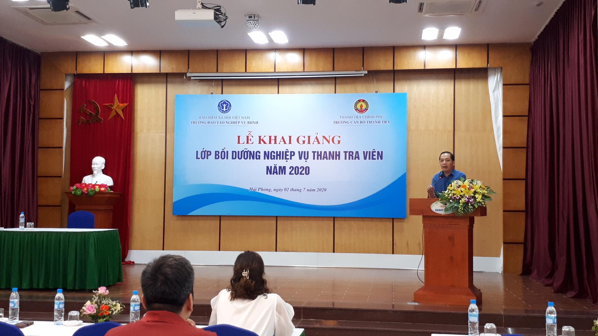 TS Nguyễn Huy Hoàng TTVCC Phó Hiệu trưởng trường CBTT phát biểu khai giang khóa học
