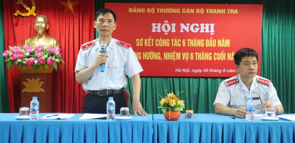 Ông Vũ Văn Chiến Bí thư Đảng ủy HTrg Nhà trường chủ trì Hội nghị