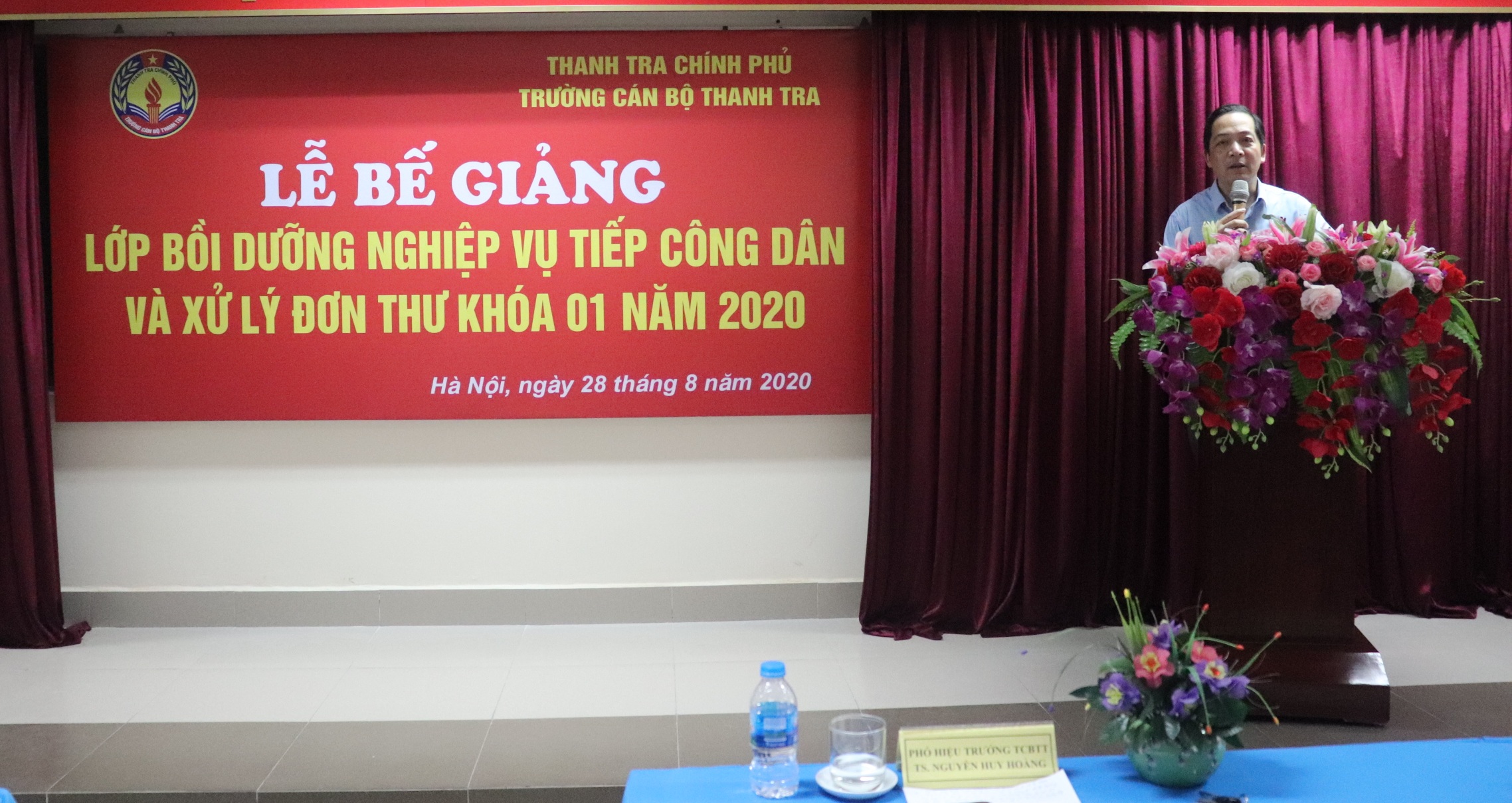 TS Nguyễn Huy Hoàng TTVCC PHT nhà trường phát biểu Bế giảng khóa học