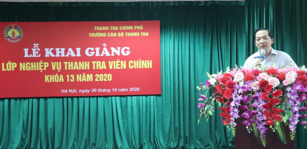 Ông Nguyễn Huy Hoàng TTVCC PHT trg CBTT phát biểu khai giảng khóa học