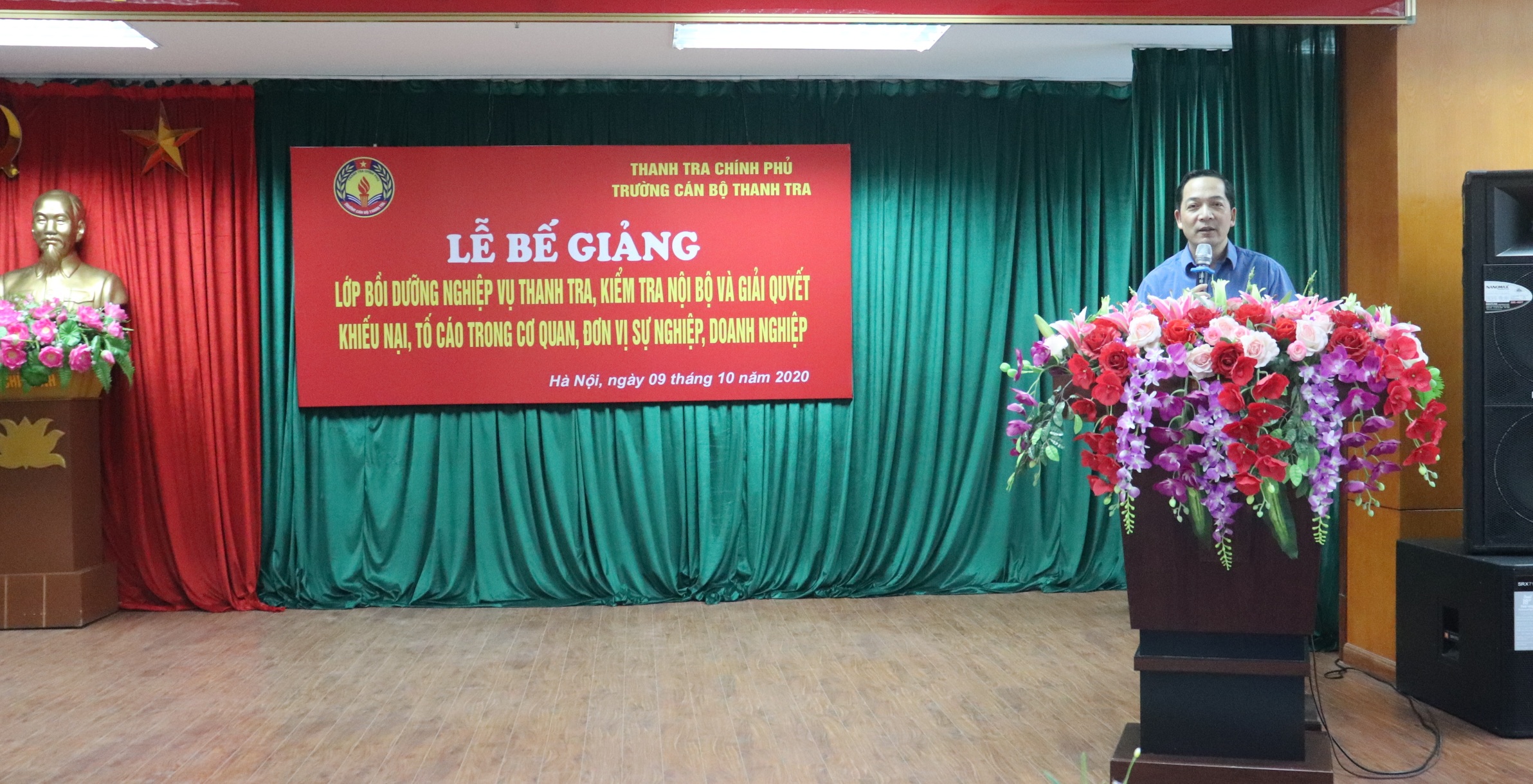TS Nguyễn Huy Hoàng TTVCC Phó Hiệu trưởng Trg CBTT phát biểu bế giảng lớp học