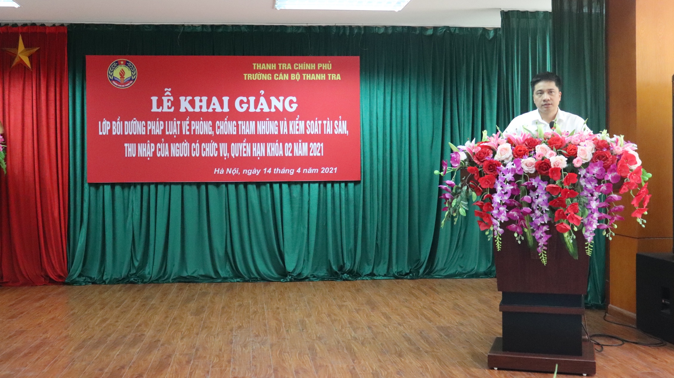 Ông Trịnh Văn Toàn TTVC Phó Hiệu trưởng Trg CBTT phát biểu khai giảng khóa học