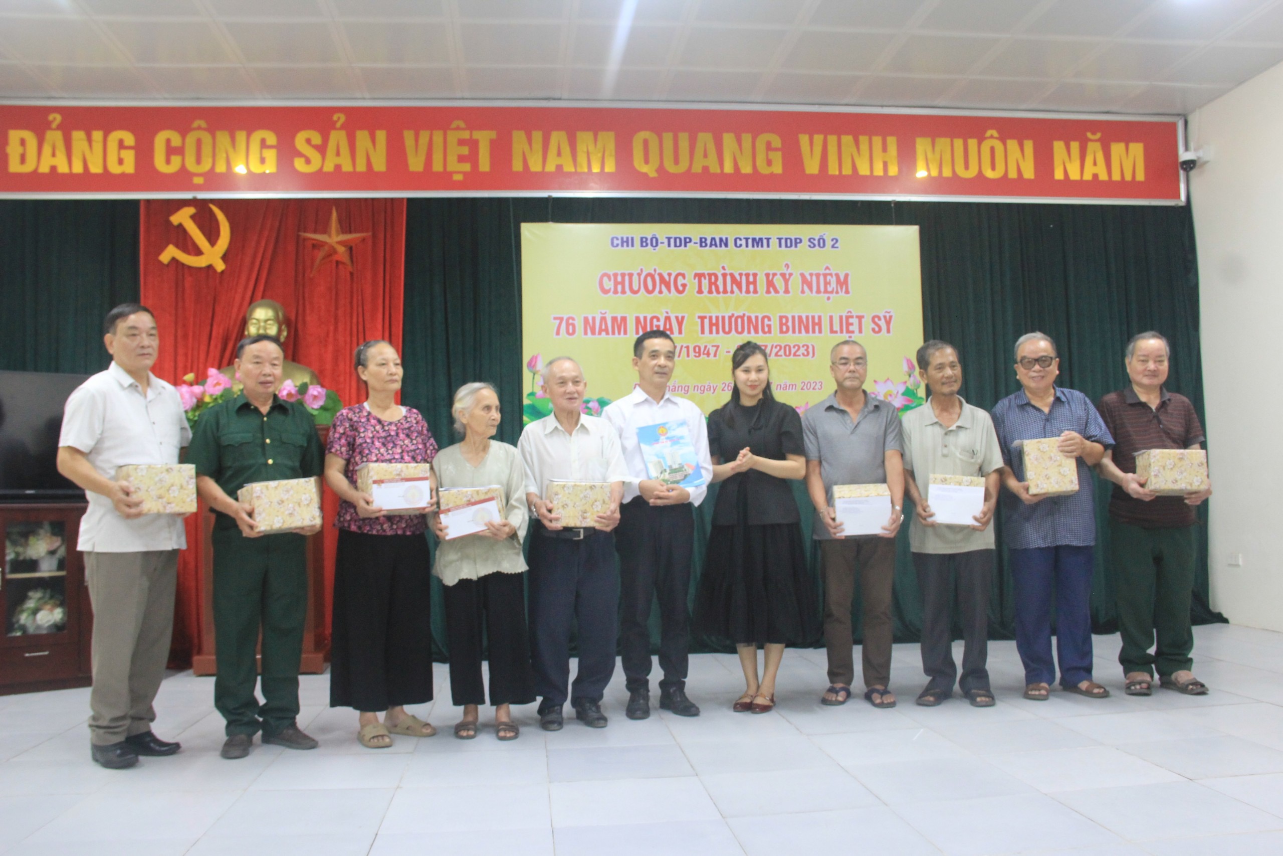 Đoàn thanh niên Trường Cán bộ Thanh tra thăm, tặng quà nhân dịp kỷ niệm 76 năm ngày Thương binh – Liệt sỹ 27/7