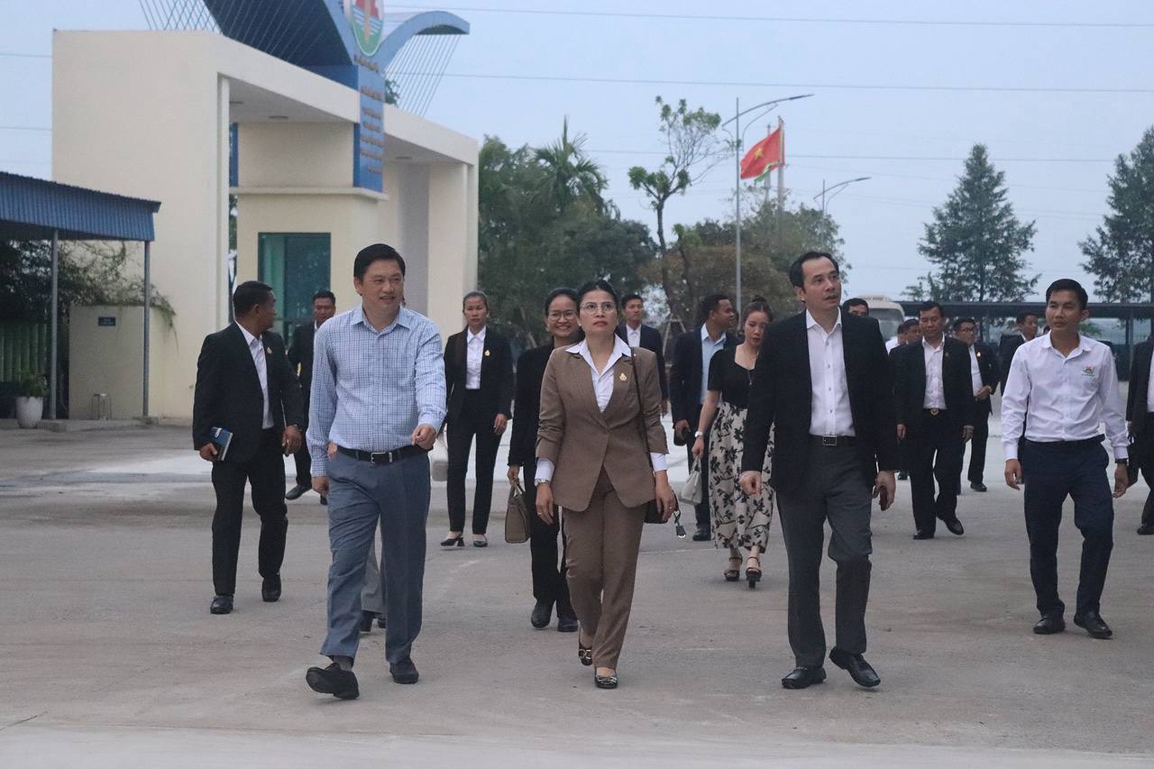 Đoàn lãnh đạo Bộ Thanh tra Campuchia thăm, làm việc tại Thanh tra tỉnh Phú Thọ và Tập đoàn Quế Lâm tại tỉnh Vĩnh Phúc