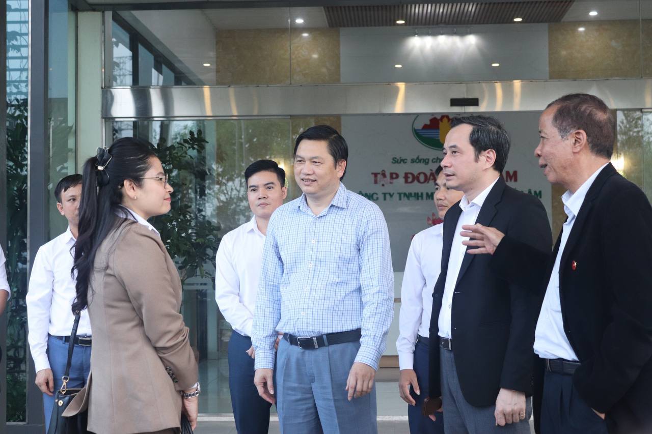 Đoàn lãnh đạo Bộ Thanh tra Campuchia thăm, làm việc tại Thanh tra tỉnh Phú Thọ và Tập đoàn Quế Lâm tại tỉnh Vĩnh Phúc