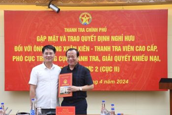 Thanh tra Chính phủ trao quyết định nghỉ hưu đối với ông Phùng Xuân Kiên