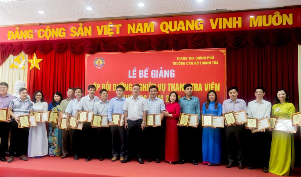 Bế giảng lớp Bồi dưỡng nghiệp vụ Thanh tra viên Khóa 06 năm 2024 tại Trung tâm Đào tạo, bồi dưỡng Nha trang